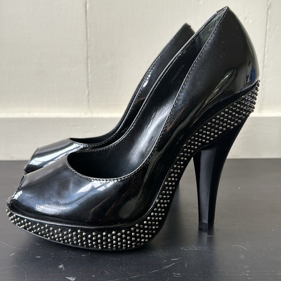 Burberry Black Studded Pumps Size 39 - Picture 5 of 10